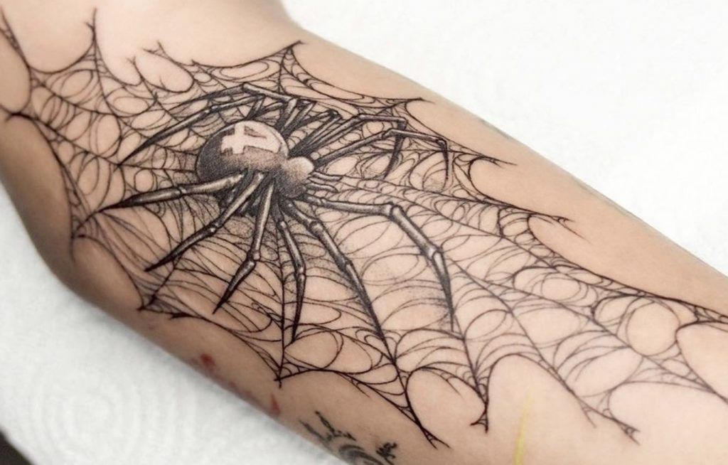 Tatuaje de Araña y su red
